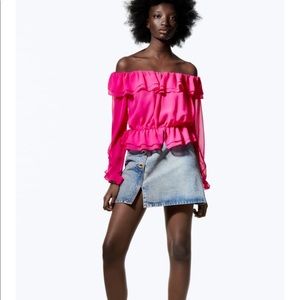Zara nwt ruffled off the shoulder blouse fuchsia